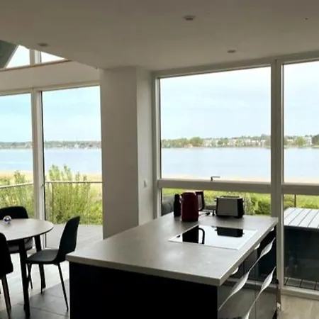Apartment Lichtdurchflutete Ferienwohnung Mit Direktem Schleiblick *