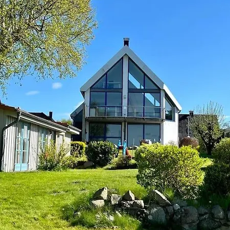 Lichtdurchflutete Ferienwohnung Mit Direktem Schleiblick *