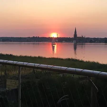 Lichtdurchflutete Ferienwohnung Mit Direktem Schleiblick *