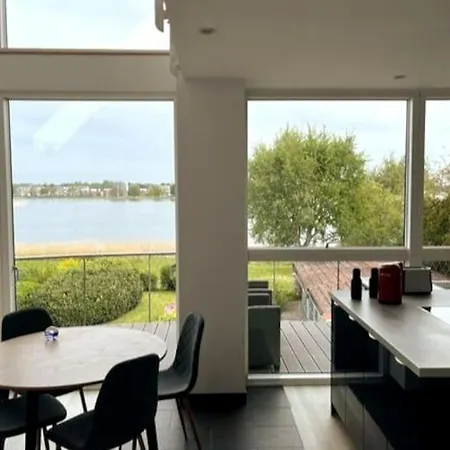 Lichtdurchflutete Ferienwohnung Mit Direktem Schleiblick *