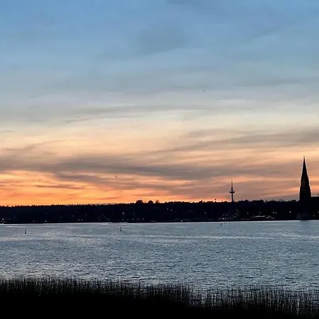 Lichtdurchflutete Ferienwohnung Mit Direktem Schleiblick Apartment Fahrdorf (Schleswig-Holstein)