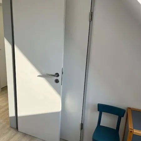 Lichtdurchflutete Ferienwohnung Mit Direktem Schleiblick Apartment *